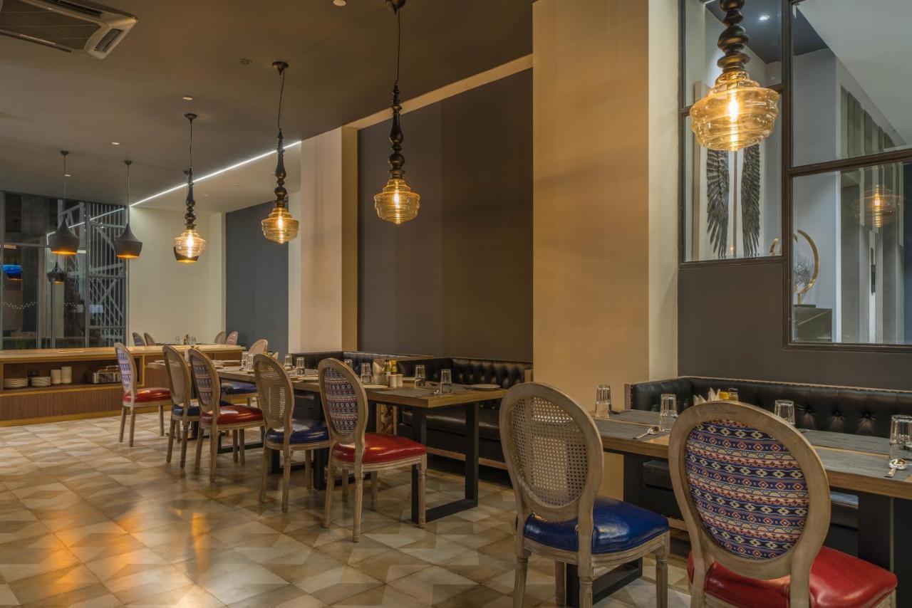 Hotel B Plus L Hyderabad Eksteriør billede